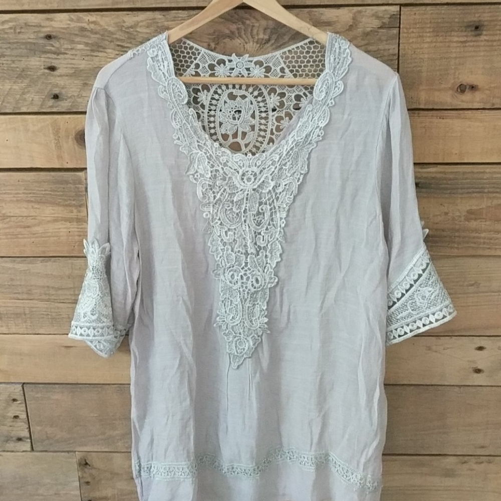 laced casual top size L